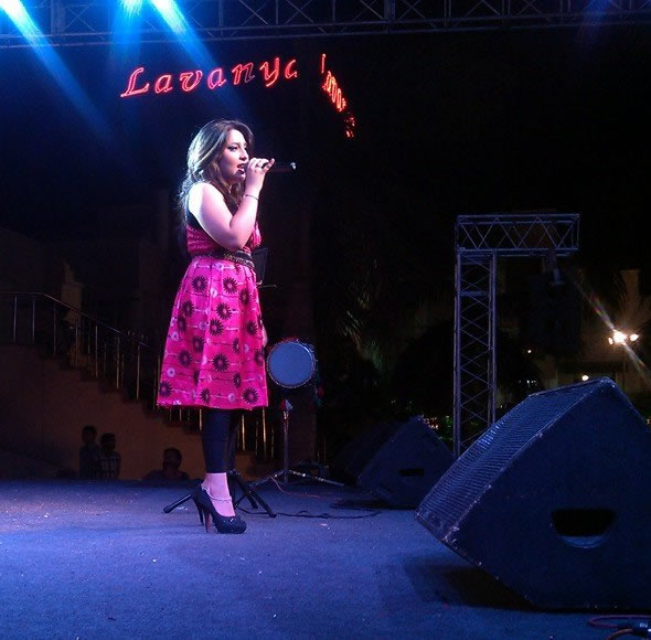 professional female singer ajmer